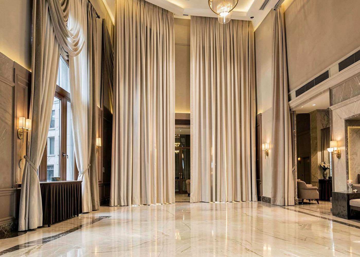 Outdoor blinds shading a terrace in Dammam